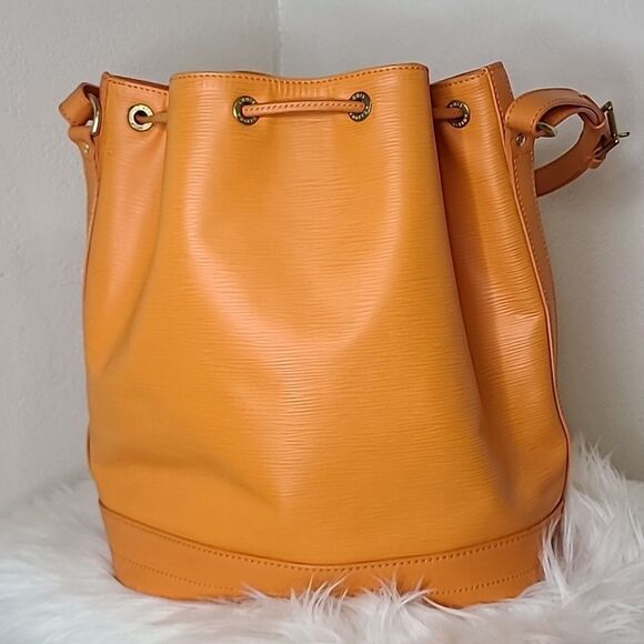 💯Authentic Preloved Louis Vuitton Handbag 🍀 - Picture 8 of 16